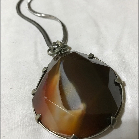 Agate and silver pendant in a silver chain. - Picture 7 of 8